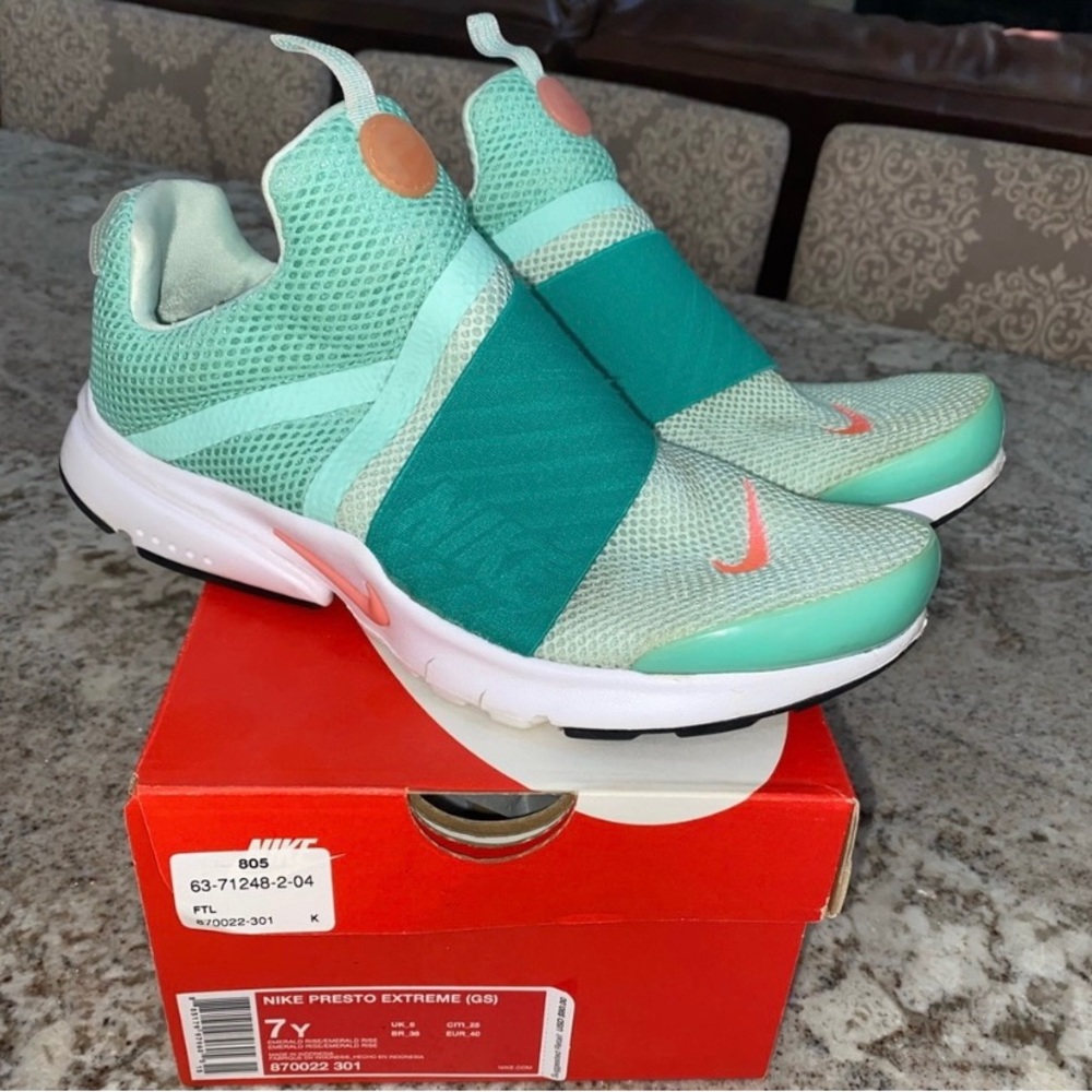 Youth Nike Presto Extreme (size 7)